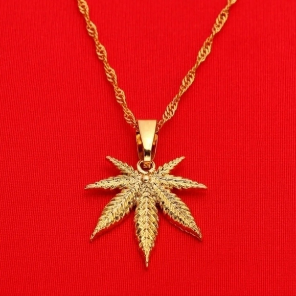 GOLD leaf necklace - Picture 4 of 4